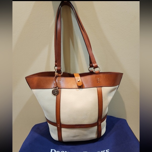 SOLD || Dooney & Bourke Italia || RARE South Coast Shopper || Hard to Find - Picture 4 of 13